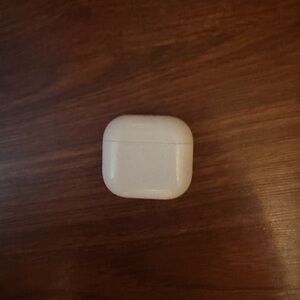 Apple Air Pods 4th generation with noise cancelation